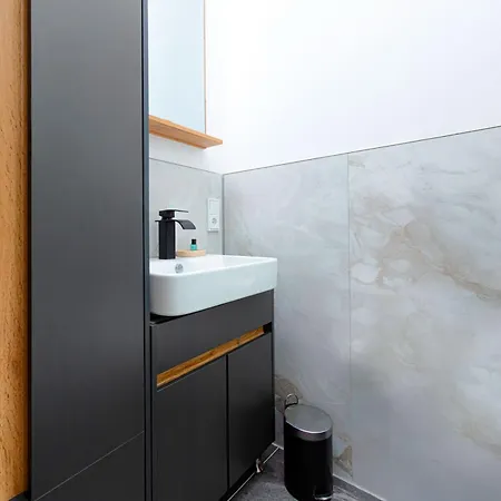 Location, Stylish And Modern *