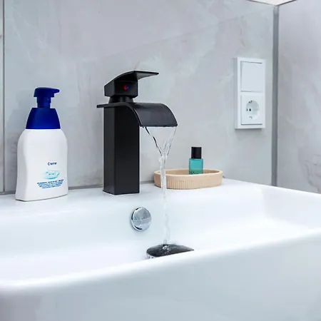 Location, Stylish And Modern Appartamento